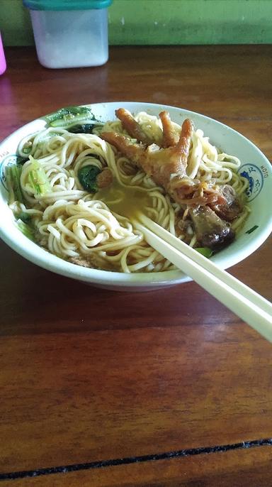 WM. BAKSO & MIE AYAM CEKER WONOGIRI