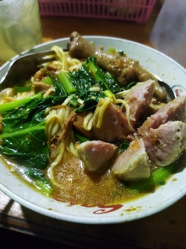 WM. BAKSO & MIE AYAM CEKER WONOGIRI