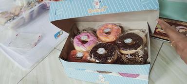 KAYLA'S DONUTS