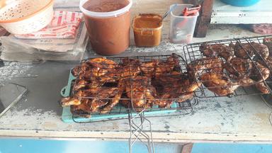 AYAM BAKAR MBAK TIA