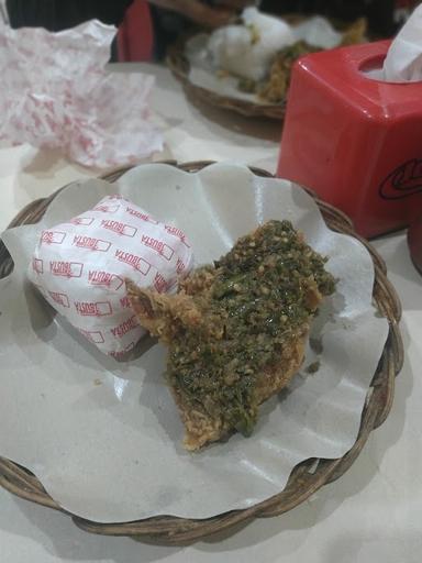 PNS (PENJUAL NASI SAMBAL)