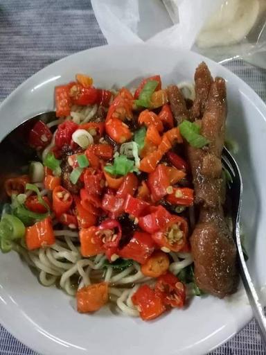 MIE AYAM MAS ARI