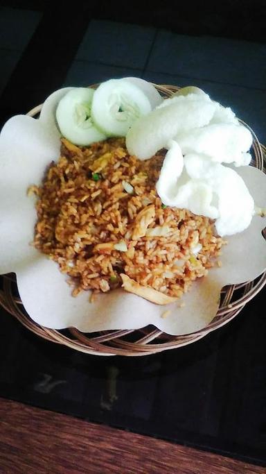 AYAM KREMES & NASI GORENG MBAK LASTRI