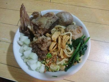 BAKSO RUSUK - BALUNGAN PAK HARY