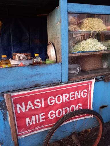 NASI GORENG MBAH DARNO