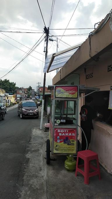 ROTI BAKAR DAN KEBAB KRL