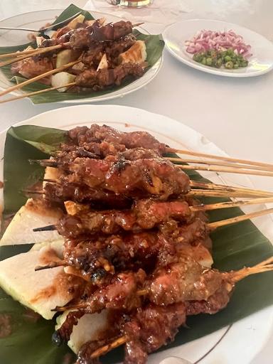 SATE SAPI SURUH & BAKSO BU HARKIM