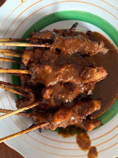 WARUNG SATE PAK TRIS