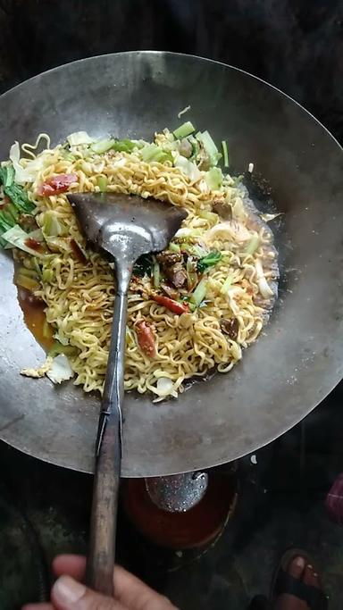 DK NASI GORENG BAKMIE DAN MIE AYAM