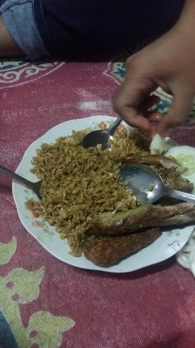 RUMAH MAKAN NASI BEBEK CAK SIS