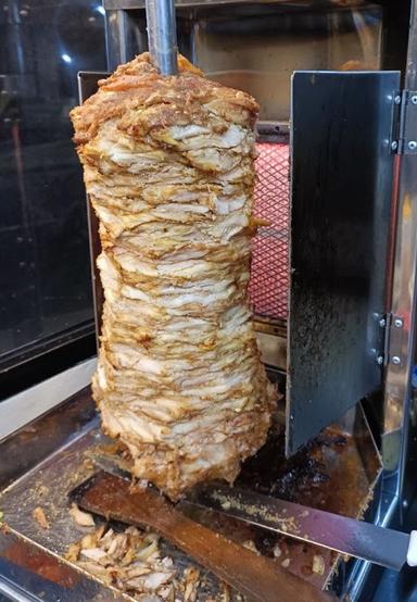 GARUDA WRAPS TOMOHON (KEBAB GARUDA)