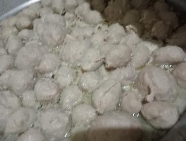 BAKSO & MIE AYAM TUGU MAS AGUNG