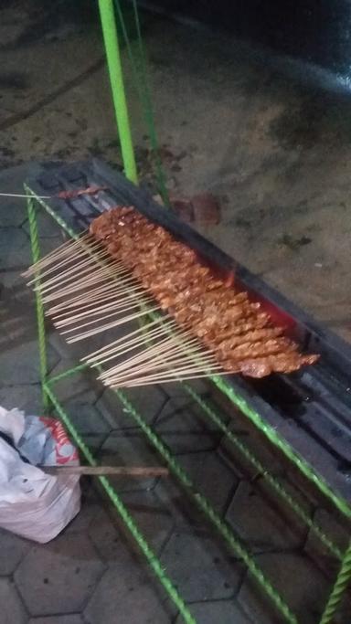 SATE AYAM MADURA CAK ASISI