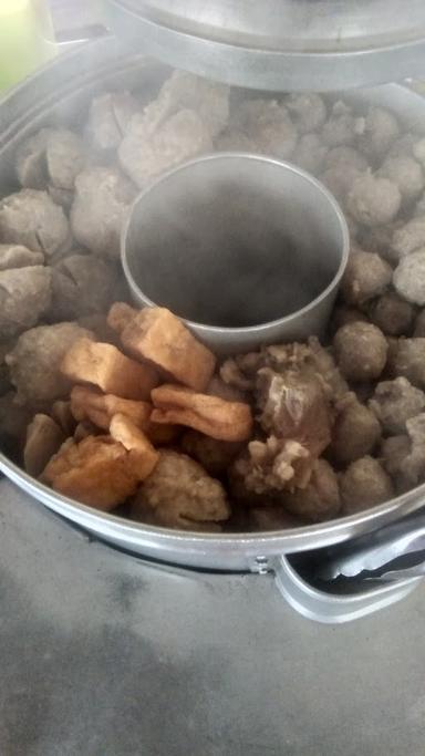 BAKSO DAN MIE AYAM HIJAU