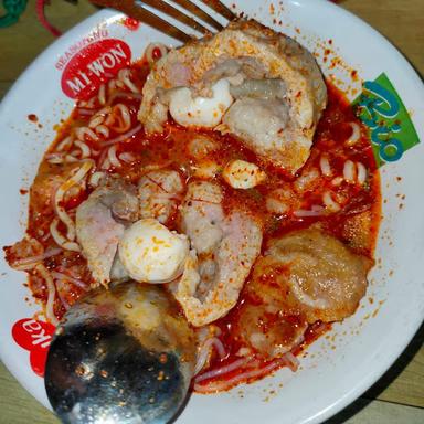 BAKSO KEMBAR TROWULAN