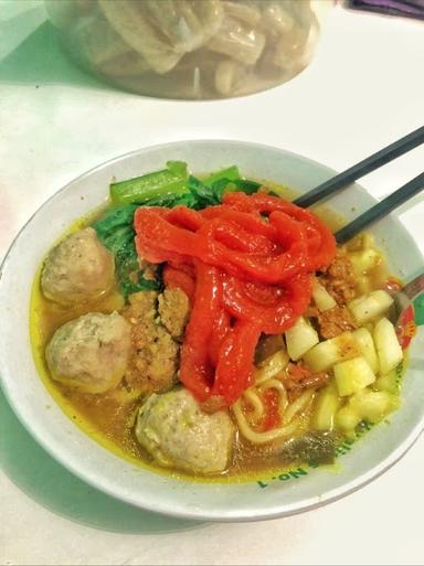 WARUNG MAKAN MIE AYAM-NOVI