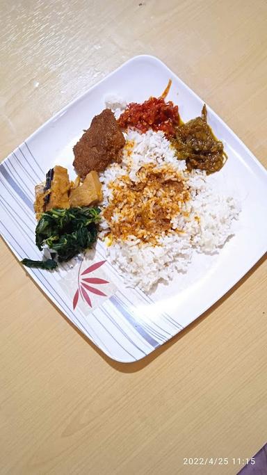 RUMAH MAKAN UNI IYEN