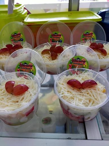 KIOS SALAD BUAH KHARISMA