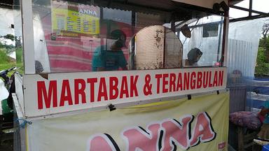 MARTABAK DAN TERANG BULAN ANNA