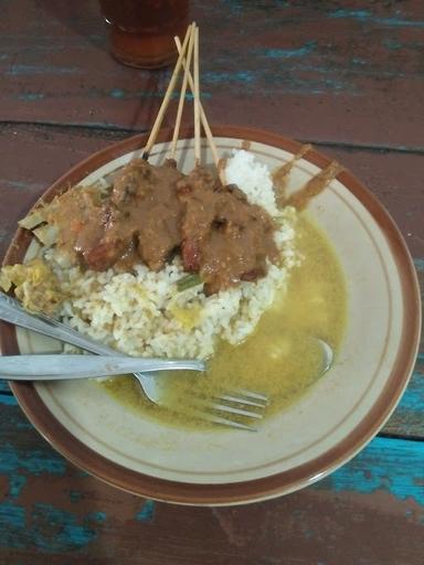 WARUNG H. MARSAM SATE DAN GULE KAMBING