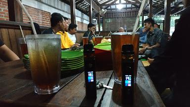 WARUNG LESEHAN ASAM MANIS