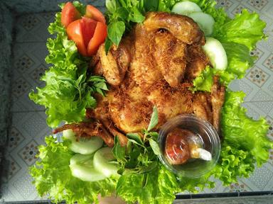 AYAM REMPAH IDOLA