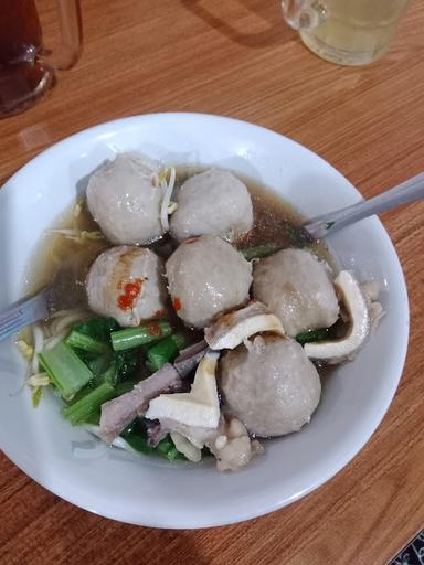 BAKSO DAN MIE AYAM SOLO