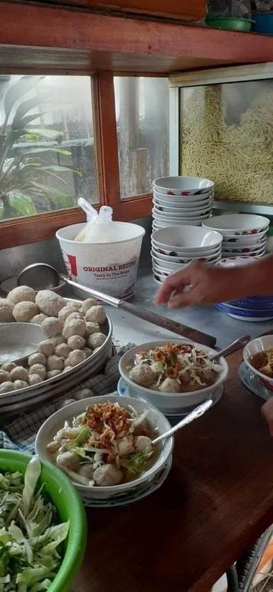 BSL BAKSO SOLO LARASATI