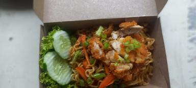 MIE AYAM LUCARI