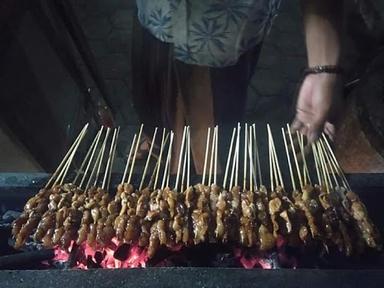 SATE AYAM DAN KAMBING MBAK NAYA