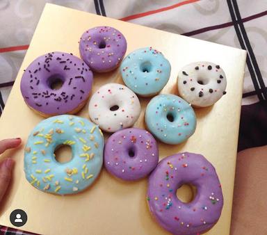 INDONUTSS DONAT HURUF SALATIGA