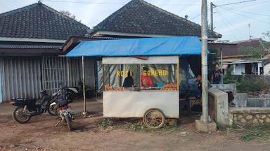 ROTI GORENG & CAKWE