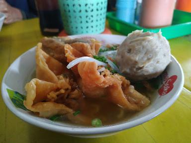 BAKSO & MIE AYAM