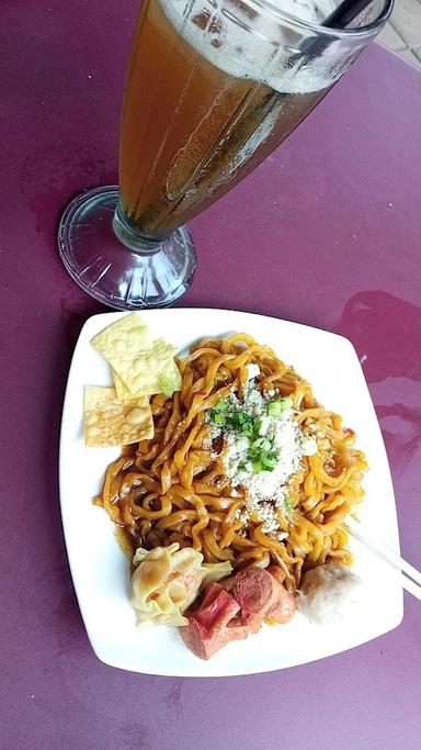 MIE GOYANG SEPANJANG GONDANGLEGI