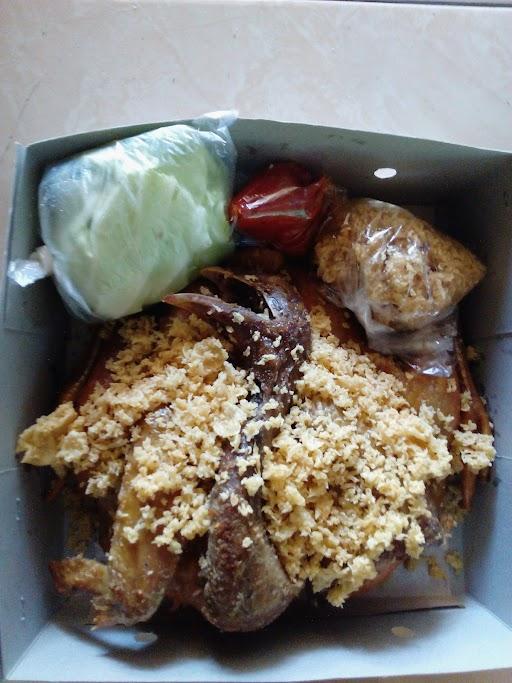 AYAM GORENG DEENA