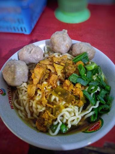 BAKSO MIE AYAM SOTO PAK MIN WONOGIRI