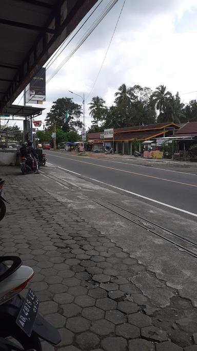 BATAGOR BAKSO TUSUK PAK AGUS