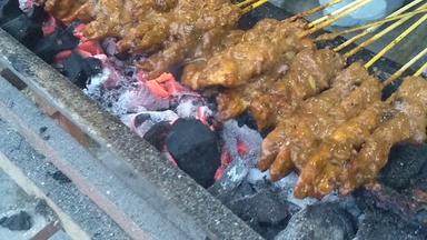 SATE AYAM MBAK NIA