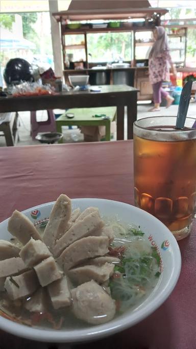 WARUNG MAKAN BAKSO DAN MIE AYAM SEPIRING RIZQUNA