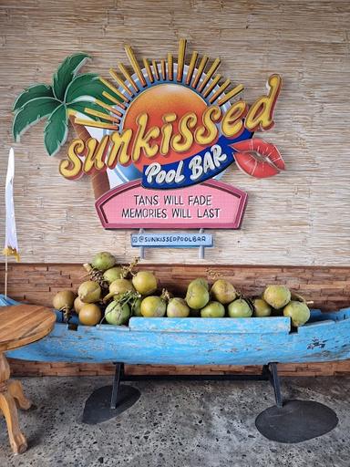 SUNKISSED POOL BAR