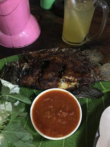 AYAM BAKAR KOBONG