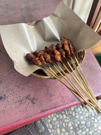 JUAL SATE BABI AJIK ROY