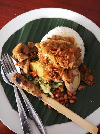 NASI AYAM KEDEWATAN IBU AGUNG