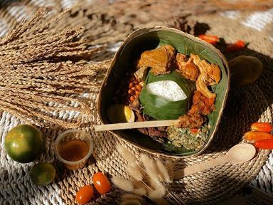 NASI AYAM KEDEWATAN IBU MANGKU - UBUD (PUSAT)