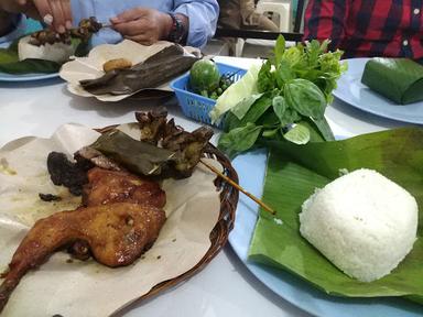 WARUNG NASI AMPERA UJUNG BERUNG