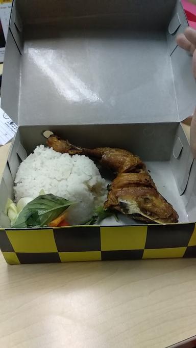 AYAM PENYET & PANGGANG DEPOT BAWAKARAENG