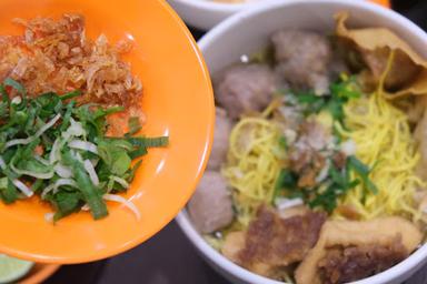 BAKSO LOMPOBATTANG