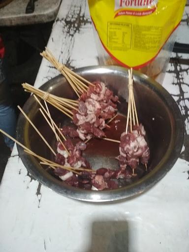 SOP KAKI KAMBING & SATE TIGA SAUDARA