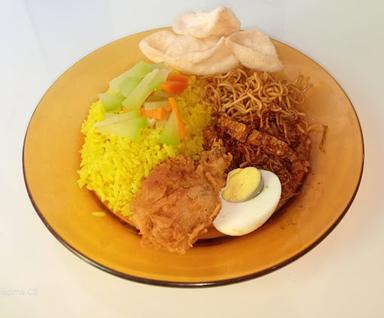 NASI KUNING AIDA