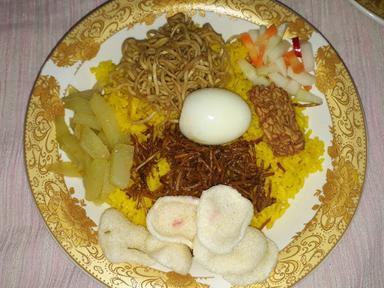 NASI KUNING TATI